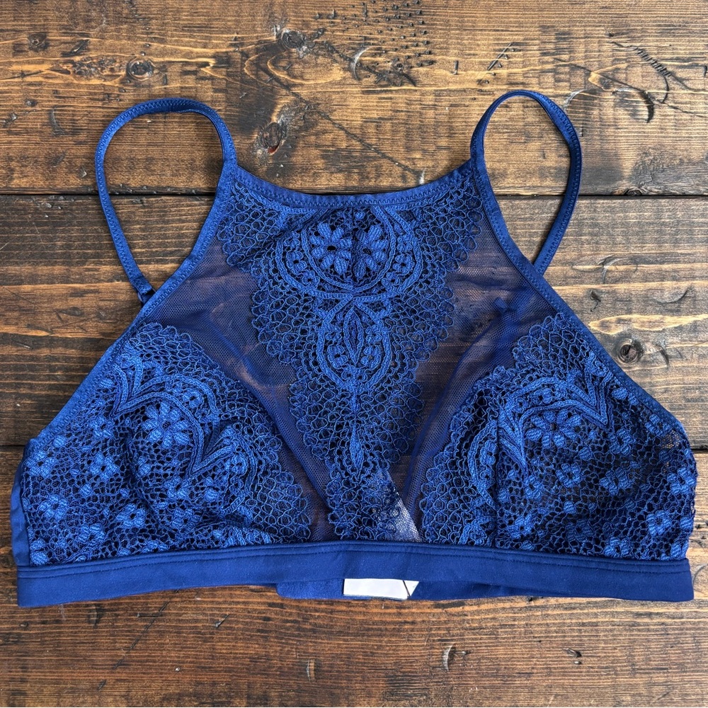 Victoria Secret Elegant Blue Lace Bralette size Medium